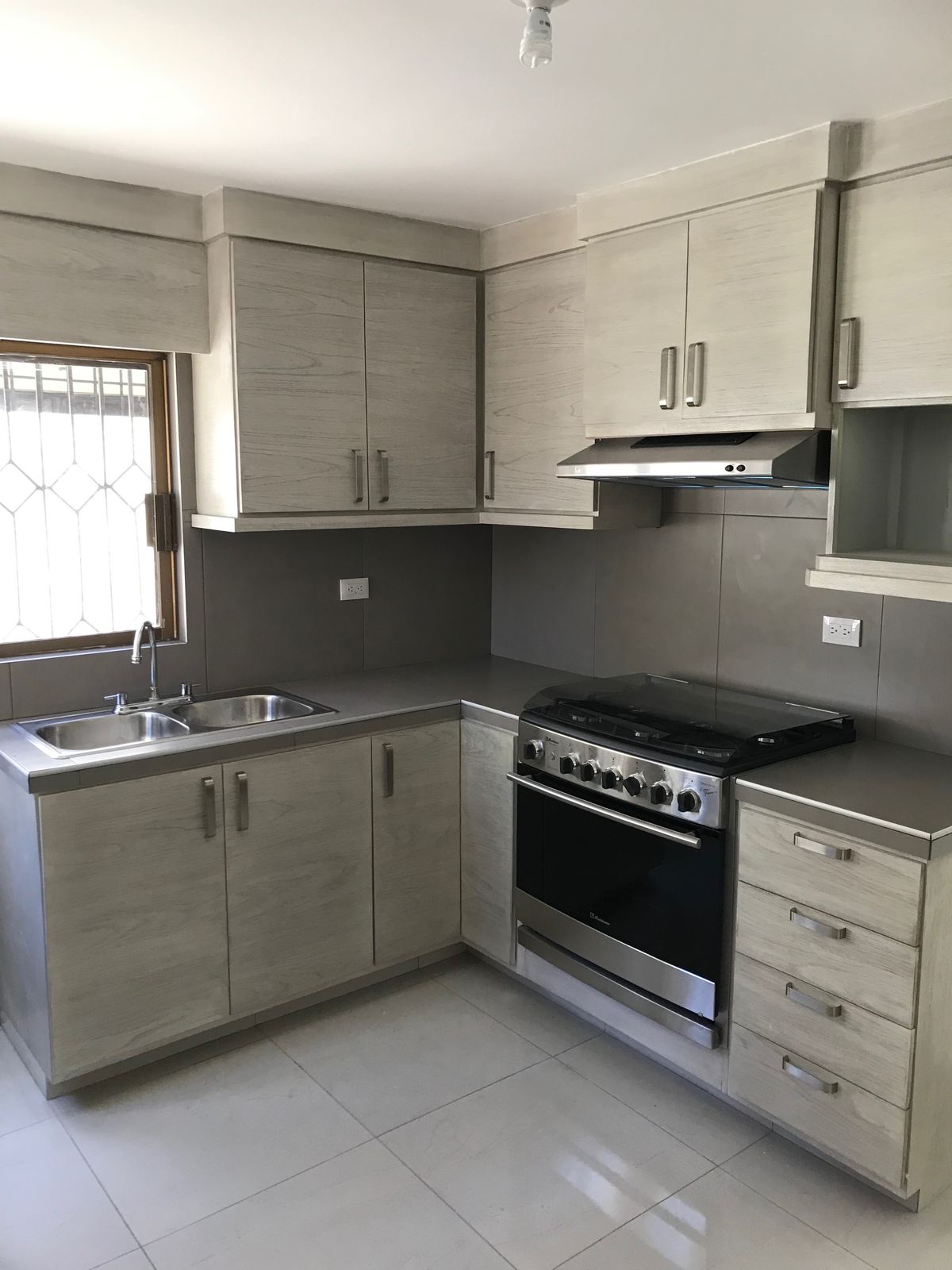 Matte Handleless Kitchen